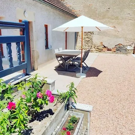 Maison Vichy A 15 Min Clim, Local Velo, Terrasse Holiday home *